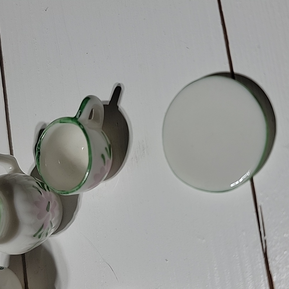 Miniature Tea Set - Picture 6 of 7